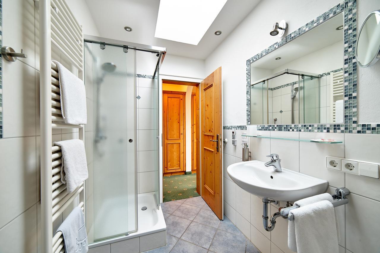 Landhotel Gruener Baum Westendorf  ภายนอก รูปภาพ