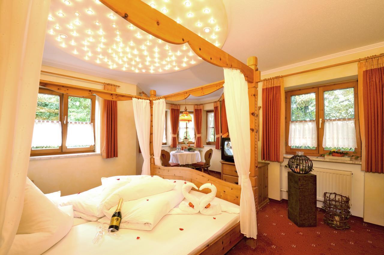 Landhotel Gruener Baum Westendorf  ภายนอก รูปภาพ