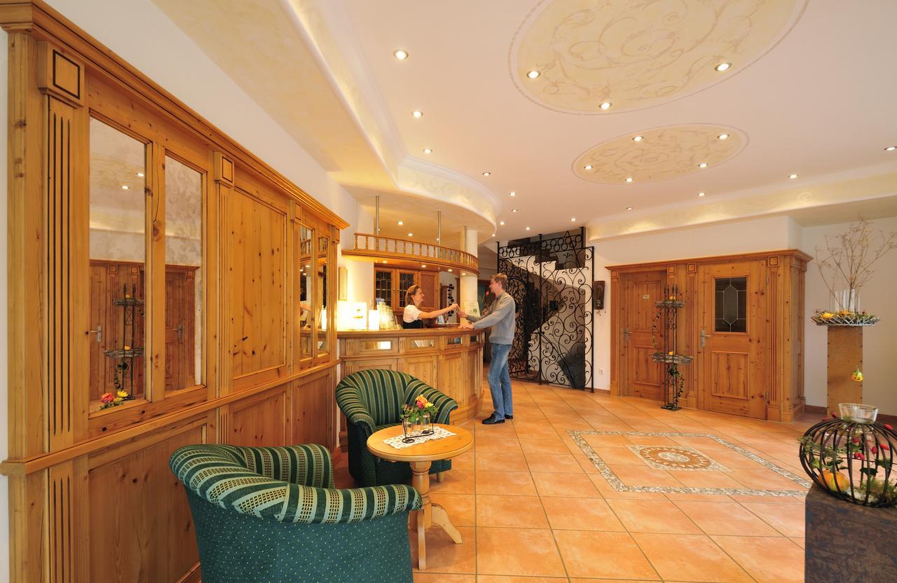 Landhotel Gruener Baum Westendorf  ภายนอก รูปภาพ